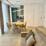 Villa Minimal. Dom Caloroczny W Gorach