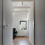 Villa Minimal. Dom Caloroczny W Gorach *