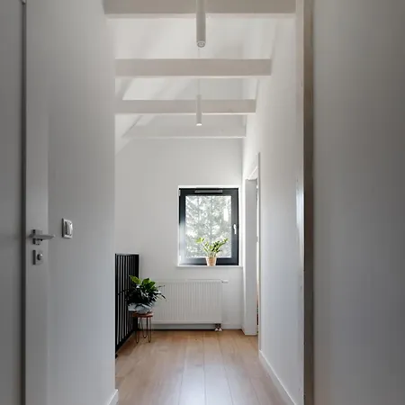 Villa Minimal. Dom Caloroczny W Gorach *